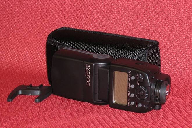 Canon 580 EX II Speedlight